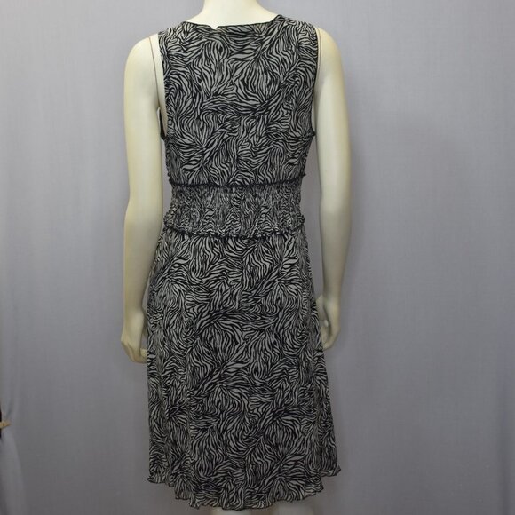 BCBG MAXZARIA V NECK SURPLICE NECKLINE DRESS SZ LG - Picture 8 of 11